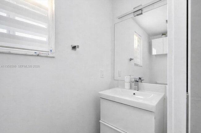 Building Photo - 342 NW 114th Ave