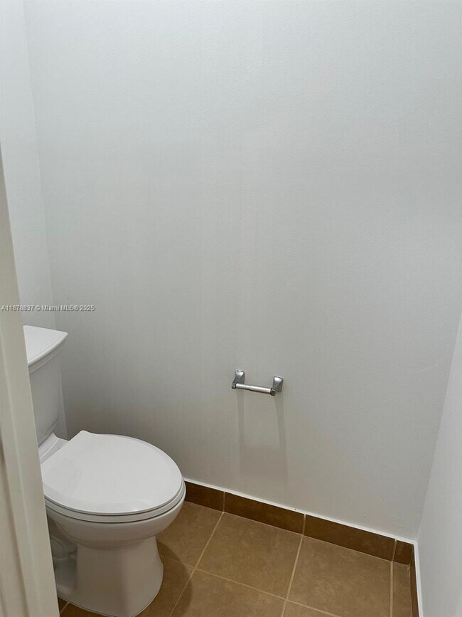 Building Photo - 970 SW 147th Ave