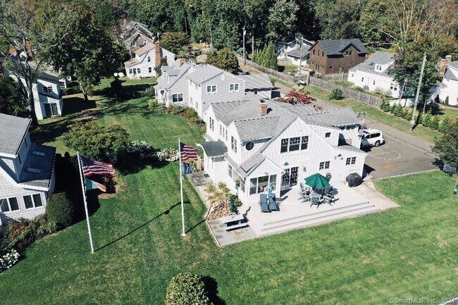 Building Photo - 140 Overshore Dr E