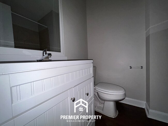 Building Photo - Spacious 4BR Home with Formal Dining, Fenced Yard & Garage in Southaven