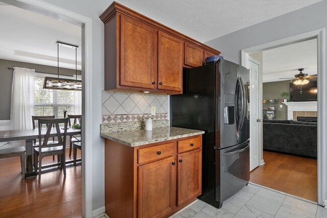 Building Photo - Stunning 4 Bed 3.5 Bath Home with Bonus Ro...