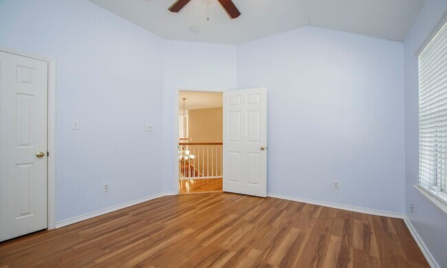 Building Photo - 16207 Waiting Spring Cir