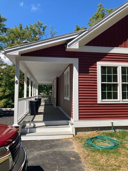 Building Photo - 6 French St