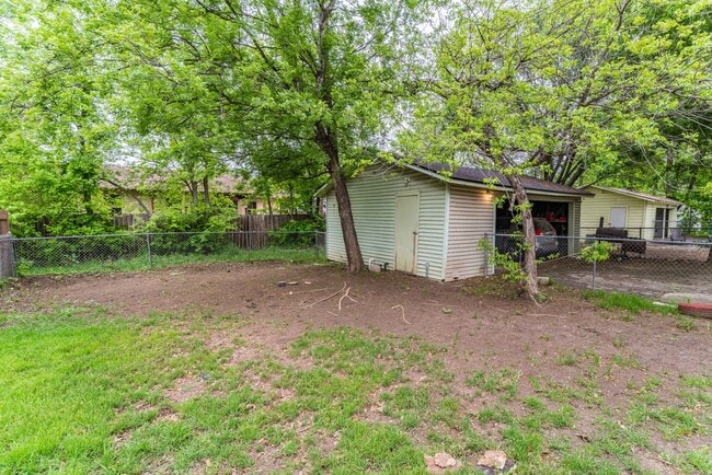 Building Photo - TERRELL HEIGHTS DUPLEX - ALAMO HEIGHTS I.S.D.