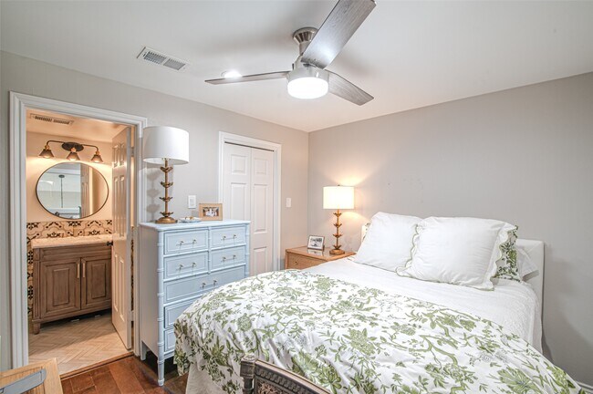 Building Photo - 1100 Harvard St