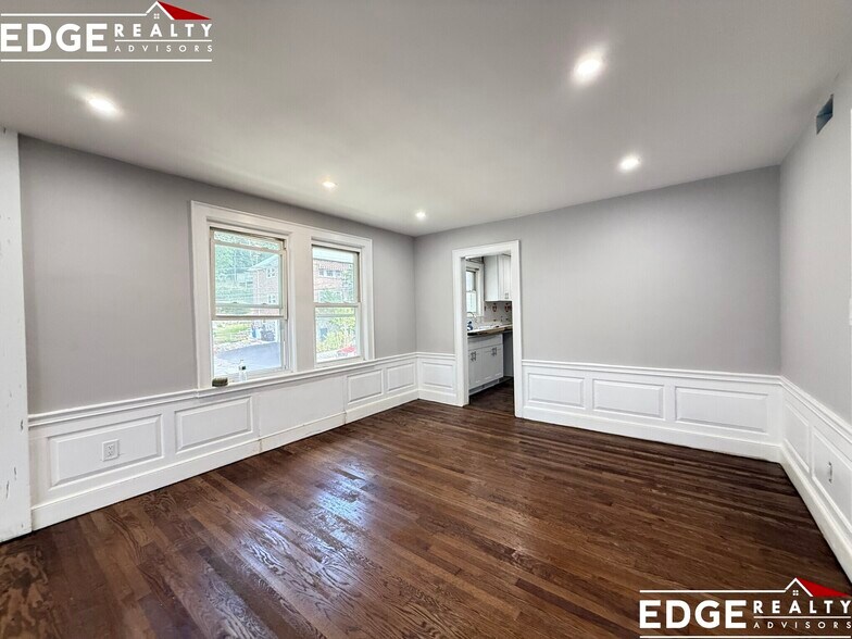 Building Photo - 2 Portina Rd