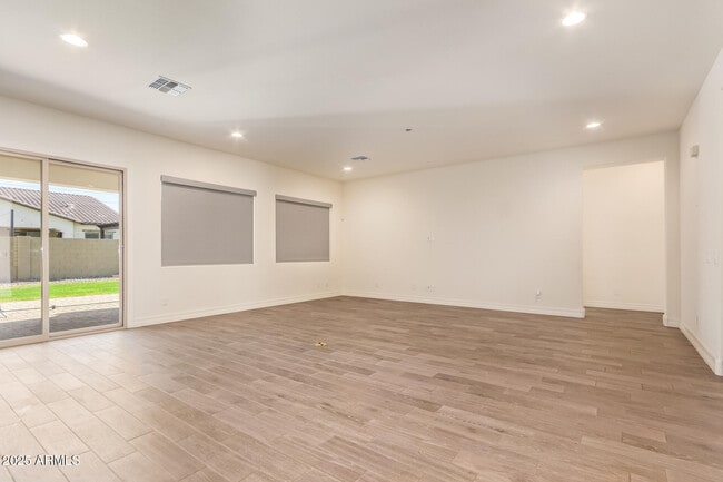 Building Photo - 2065 E Gemini Pl
