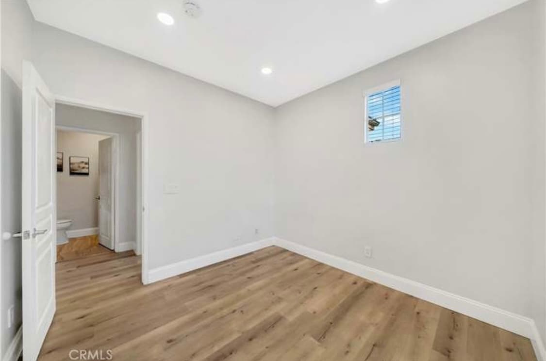 Building Photo - 16 Shelburne St