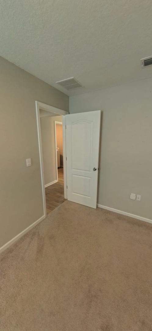 Building Photo - 70409 Winding River Dr