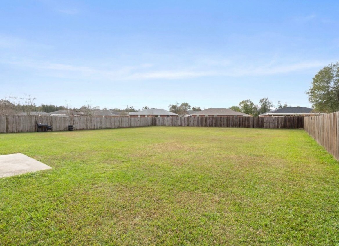 Building Photo - 1809 Briarwood St