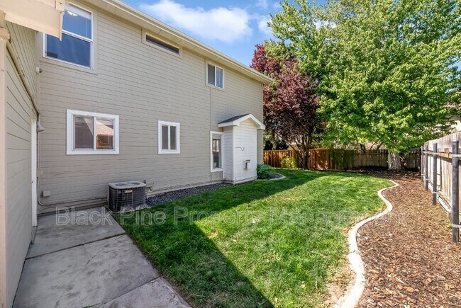 Building Photo - 1127 N Echohawk Way