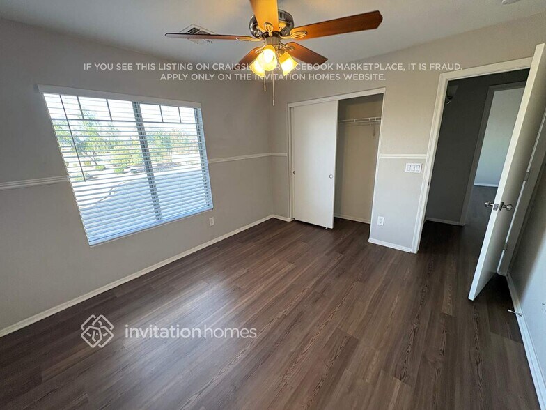 Building Photo - 12813 W Mauna Loa Ln