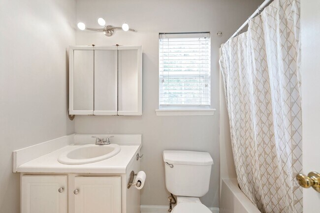 Building Photo - 4417 Mardela Spring Dr