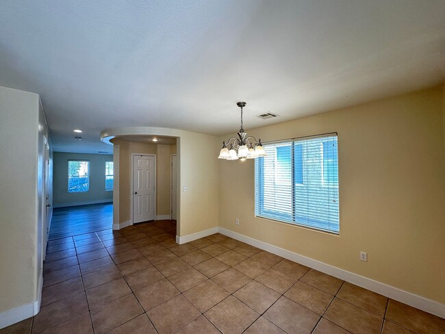 Building Photo - FALCON POINTE