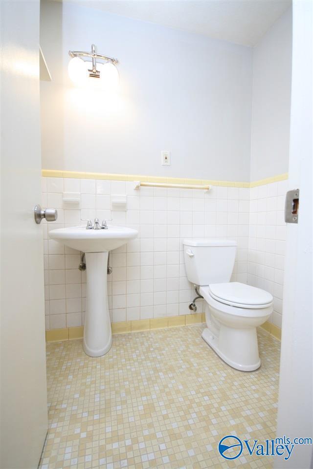 Building Photo - 7620 Charlotte Dr SW