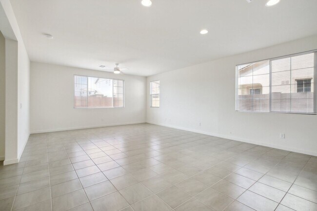 Building Photo - 21283 E Swan Dr