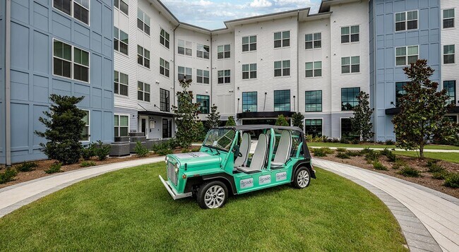 Building Photo - 435 Encore Way