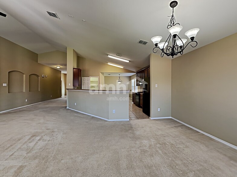 Building Photo - 1415 Spinnaker Way