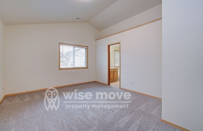 Building Photo - At Home in East Vancouver- 1/2 off First Month!