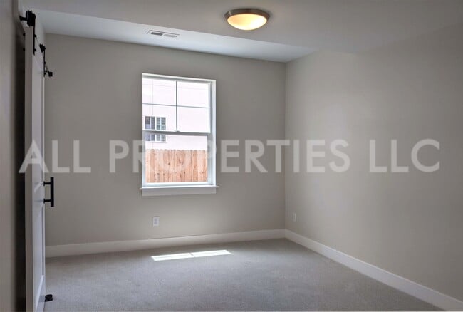 Building Photo - 8048 W 52nd Ln