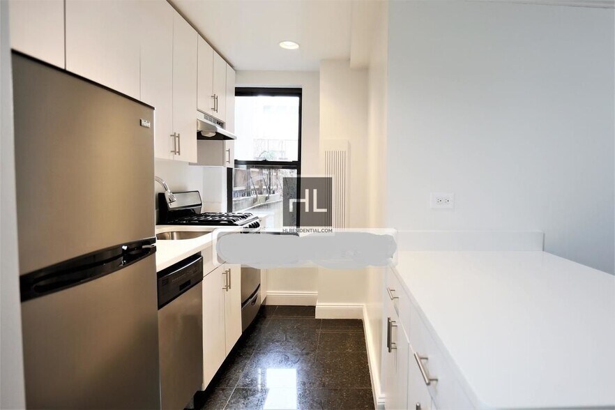 Building Photo - EAST 38 STREET