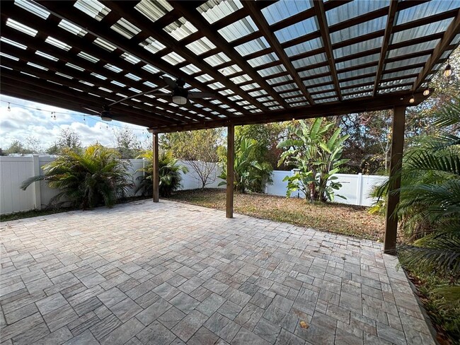 Building Photo - 572 Argyll Dr