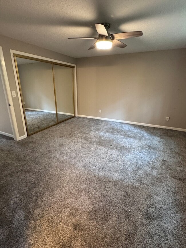 Building Photo - Spacious 4 Bed Home Backing to Private Woodland Trails! Finished Basement, Large Deck, Office, Pe...