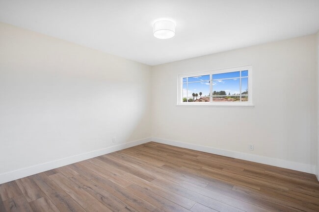 Building Photo - Executive Style Living ....
