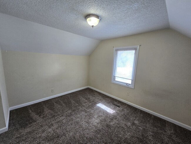 Building Photo - 330 Cottage St