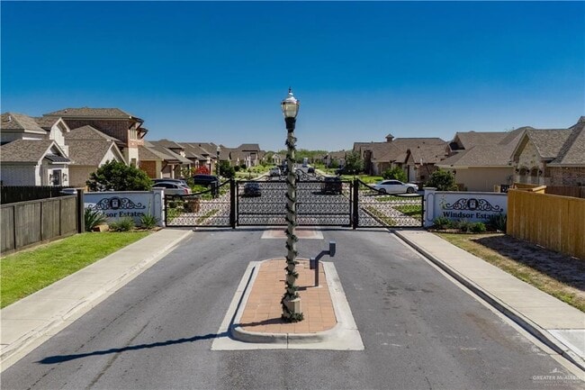 Building Photo - 30 Windsor St