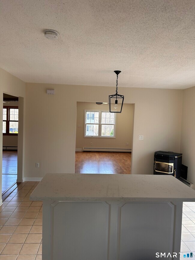 Building Photo - 2101 Scott Rd