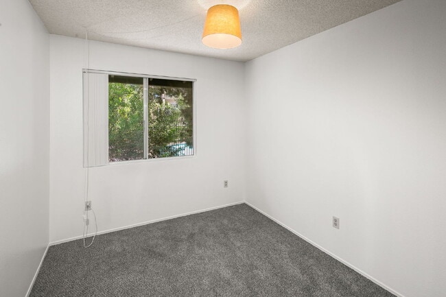 Building Photo - Welcome to your serene 3 BR 2.5 BA Townhome in College Park, San Diego!