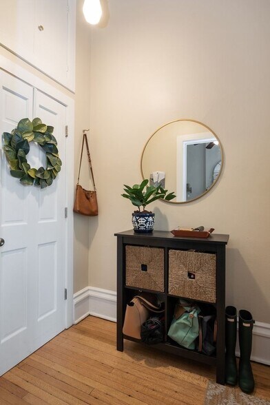 Entry - 2119 N Cleveland Ave