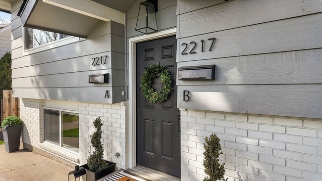 Building Photo - Savvy 1B/1B Unit B I Near Gonzaga/WSU/EWU & 5 Hospitals I Pet Friendly (Furnished)