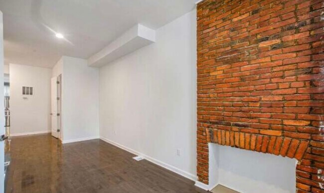 Building Photo - 815 N Calhoun St