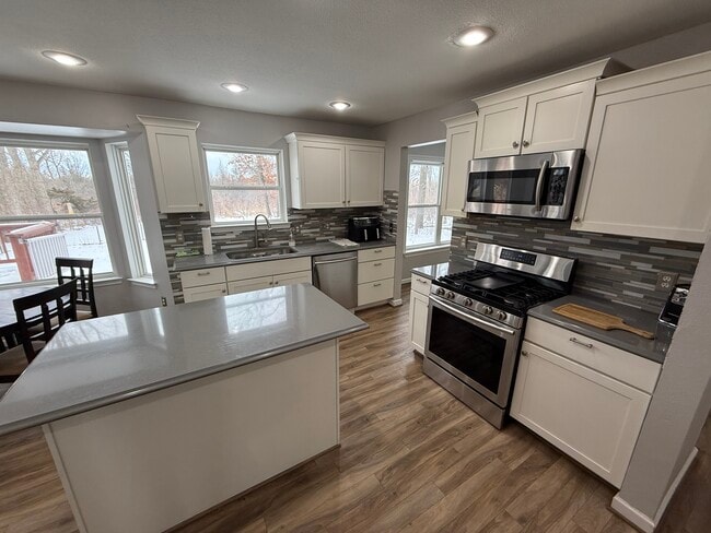 Building Photo - 1719 Charms Rd