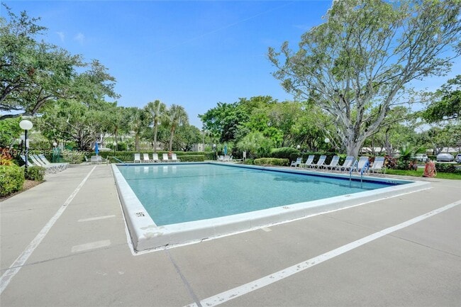 Building Photo - 805 Cypress Blvd