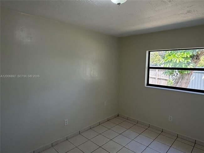 Building Photo - 10375 SW 152nd Terrace