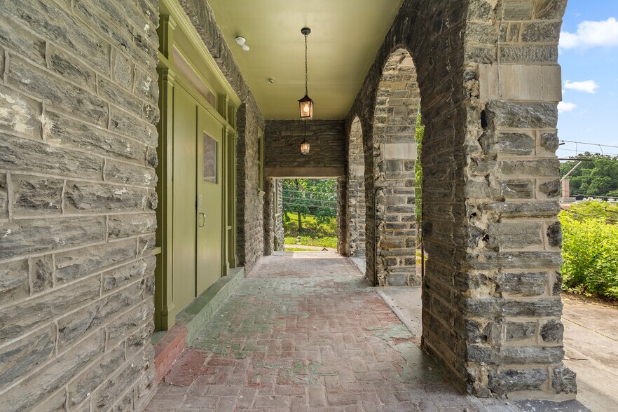 Building Photo - 6401 Wayne Ave