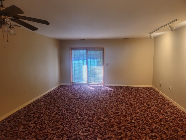 Building Photo - 106 Quail Dr