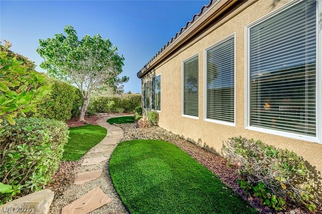 Building Photo - 2357 Wisconsin Dells Dr