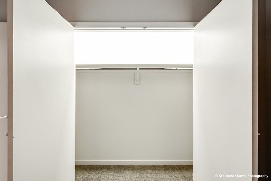 Building Photo - 1400 Little Raven St