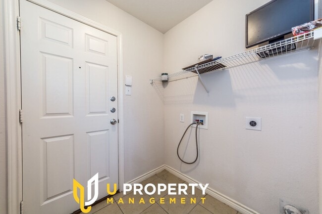 Building Photo - 5425 Smt Vw Dr