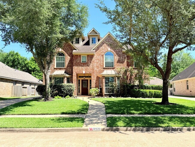 Building Photo - 8406 Green Valley Dr