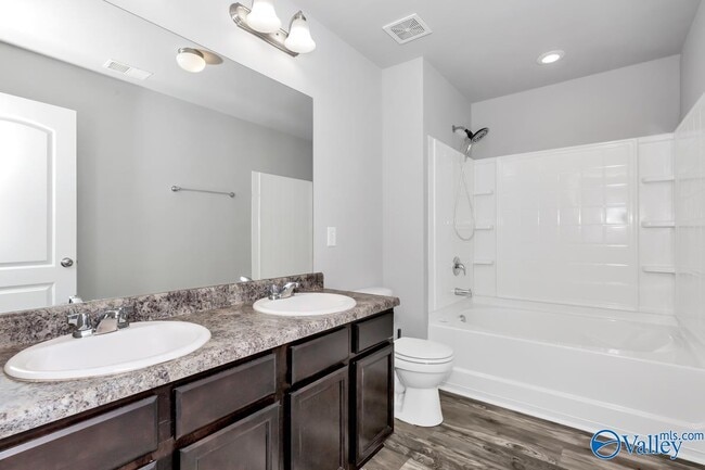 Building Photo - 3629 Avalon Lake Dr SW