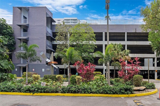 Building Photo - 850 N Miami Ave