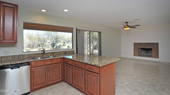 Building Photo - 6515 N Burro Creek Pl