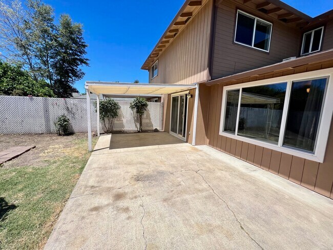 Building Photo - 943 Glengrove Ave
