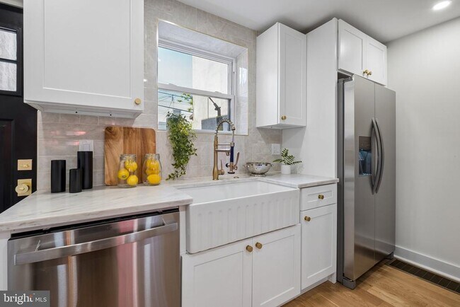 Building Photo - 924 Cantrell St