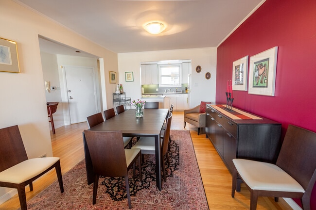 Building Photo - 64 Encanto Ave